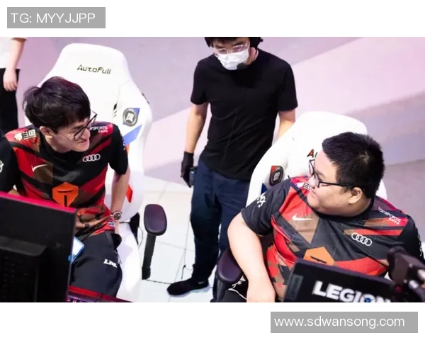 电竞比分赛后复盘TES与LNG团队协作的精彩瞬间与策略分析 电竞比分赛后复盘TES与LNG团队协作的精彩瞬间与策略分析